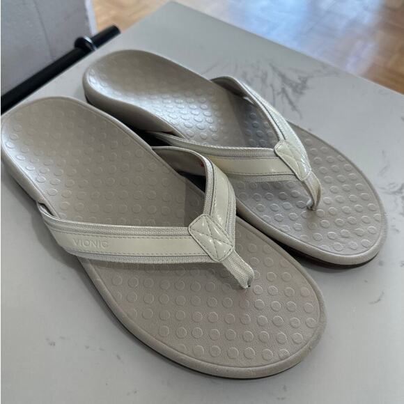 Vionic Women's Tide II White Sandal, EUC, Size 10 - Picture 1 of 5
